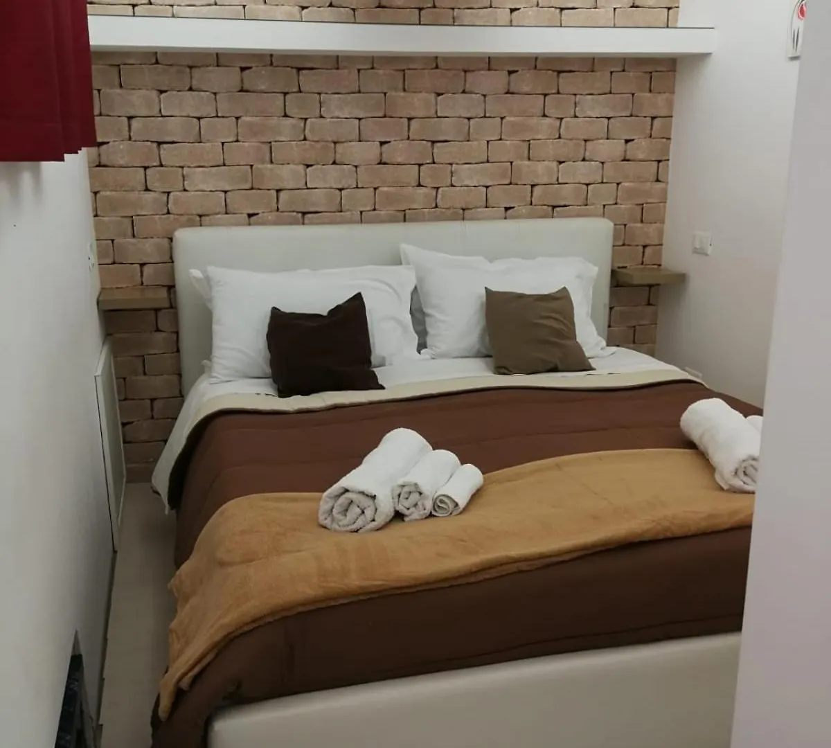 Baaria House Hotel Barcellona-Pozzo di Gotto 0*,  Italy